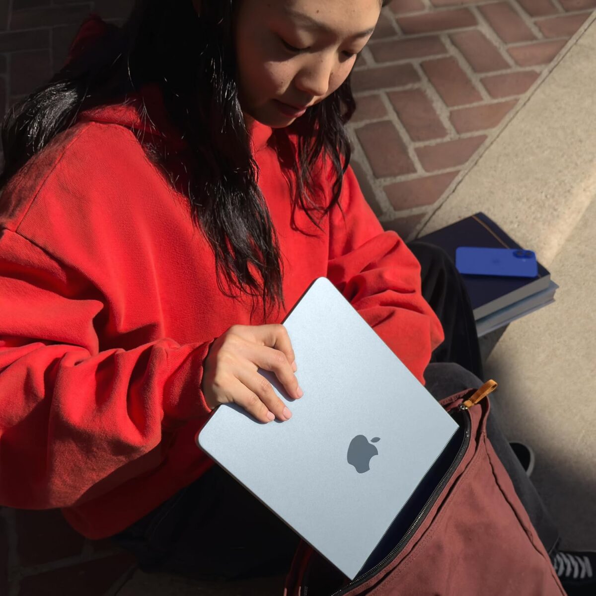 Apple 2025 MacBook Air 13-inch Laptop with M4 chip, 16GB Unified Memory, 2TB SSD Storage - Midnight - Image 8