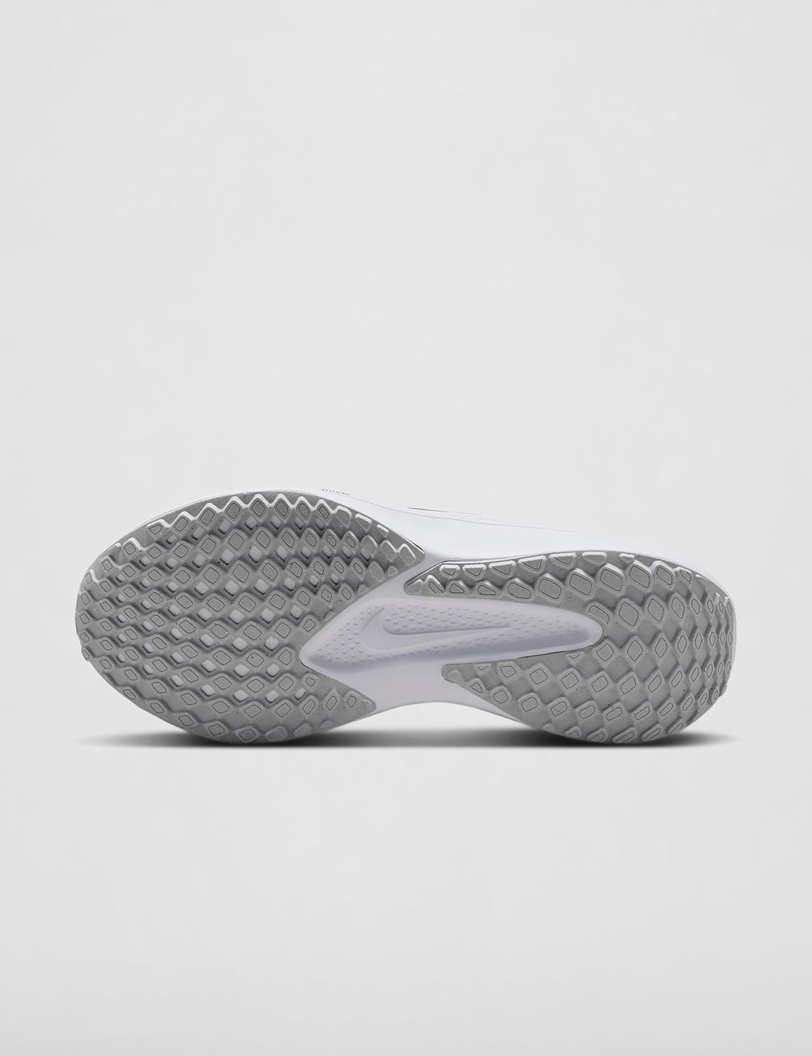 Nike Women's Quest 6 Road Running Shoes - Image 5