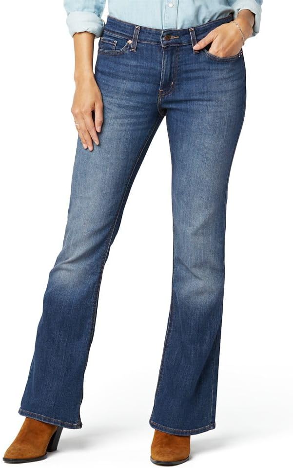 Levi Strauss Signature Gold Women's True Boot Jean (Standard and Plus) - Image 2